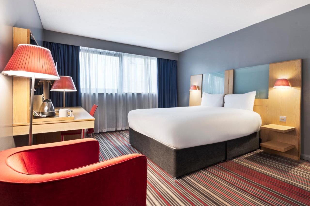 Standard Room,1312121137:JPEG